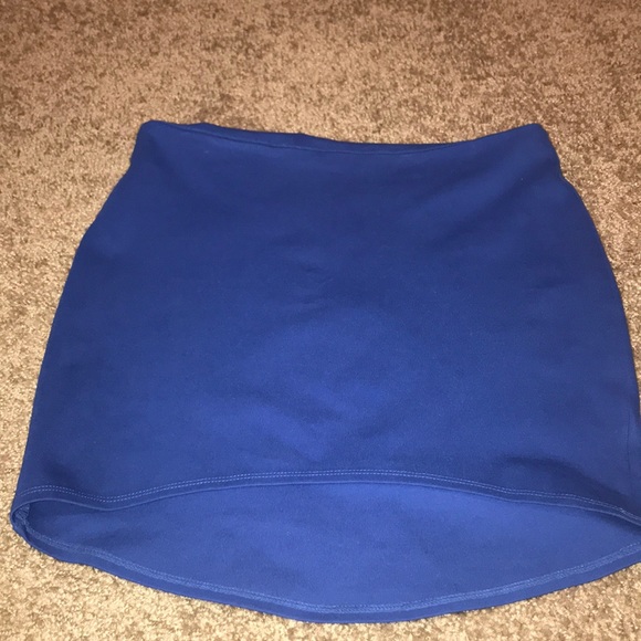 High-Low Mini Skirt - Picture 2 of 3